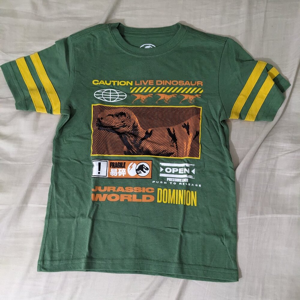 Size 4-5T Jurassic World Graphic Tshirt NWOT